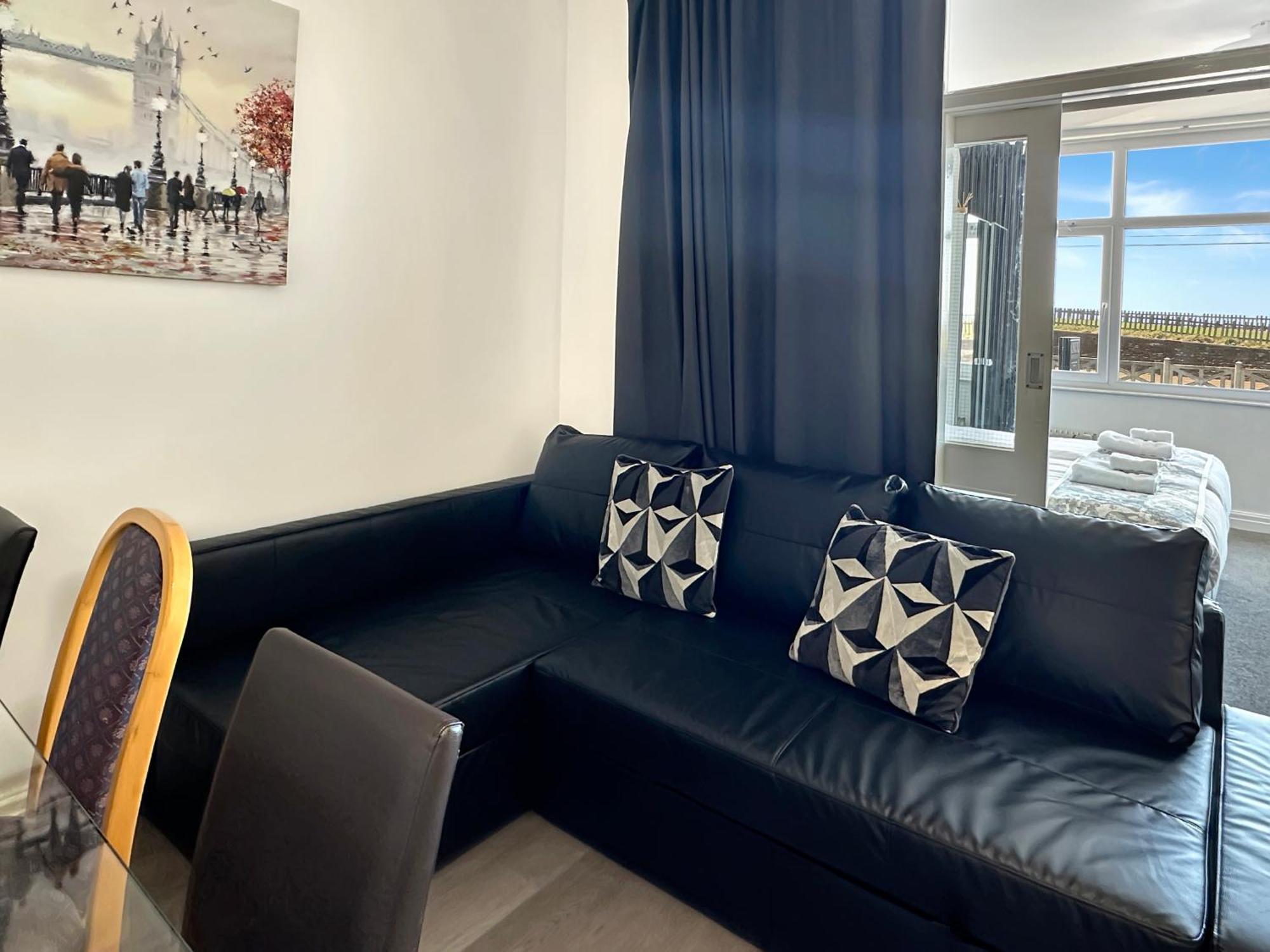 Granada Apartments Queen'S Promenade Blackpool Luaran gambar